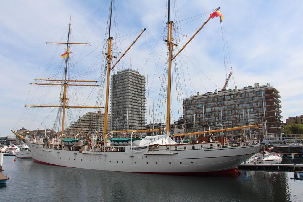 Marina Mercator Oostende Bagian luar foto